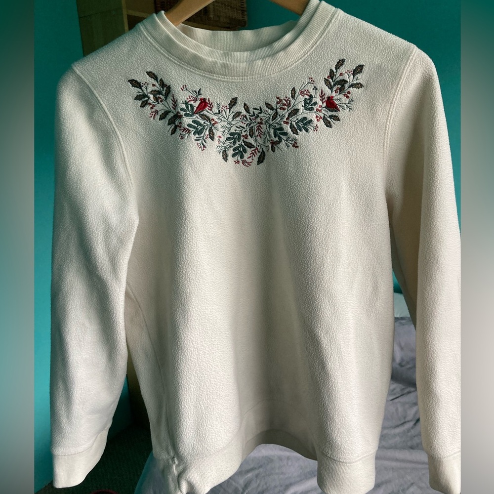 Vintage embroidered fleece size small